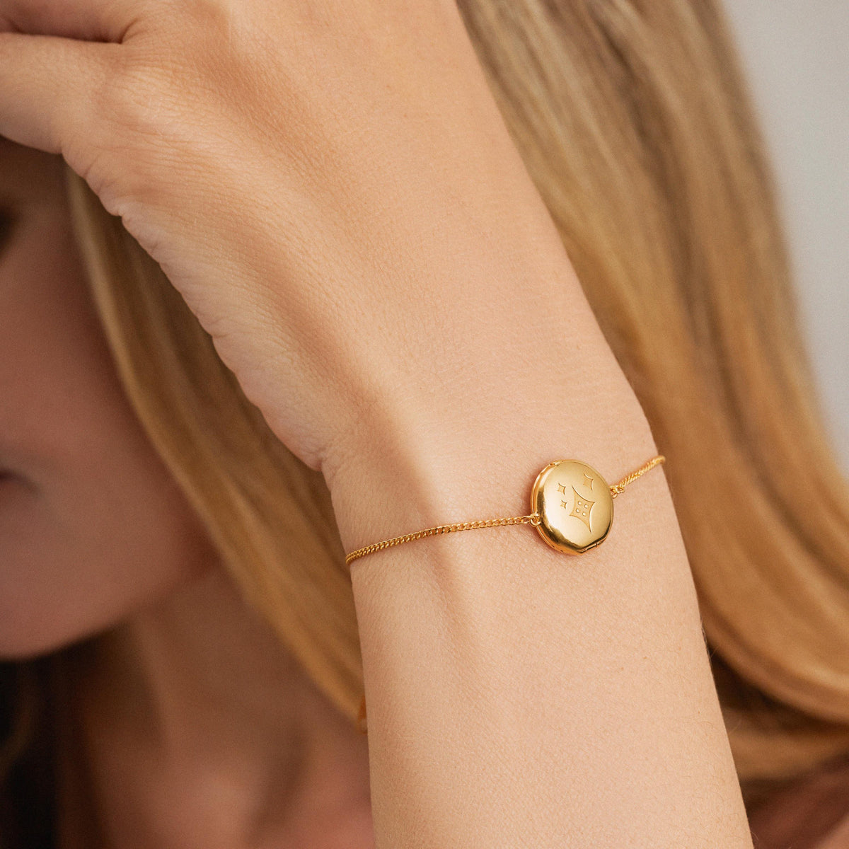 Personalized Round Locket Bracelet