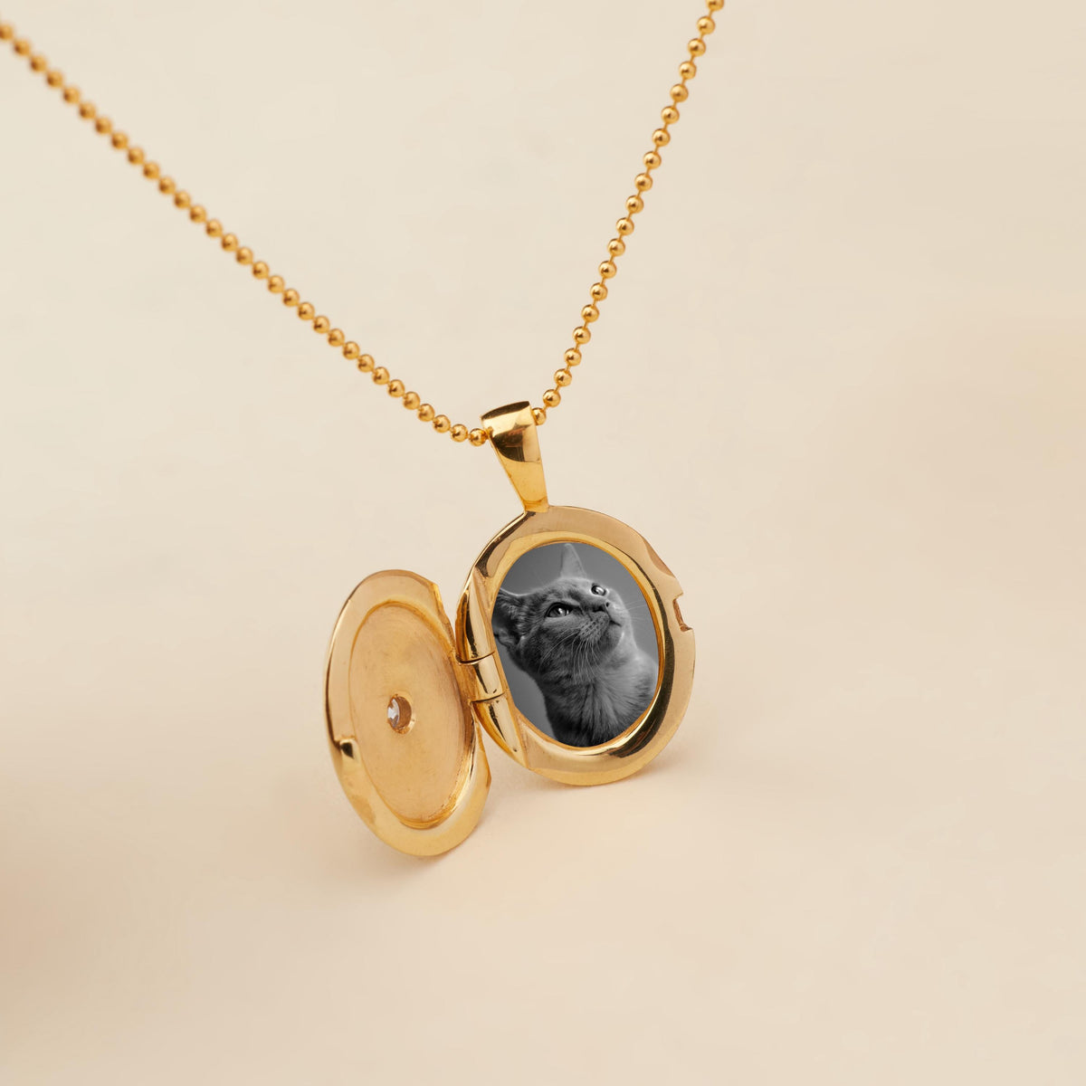 Personalized Oval Locket Jewelry